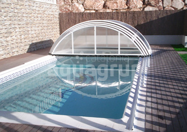 Telescopic slide pool cover with tracks