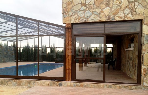 Foto cubierta alta para piscina