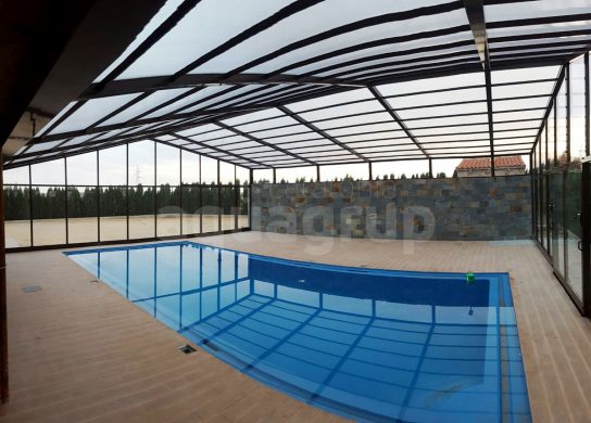Foto cubierta para piscina