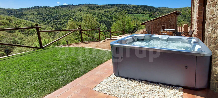 Outdoor Jacuzzi on the terrace