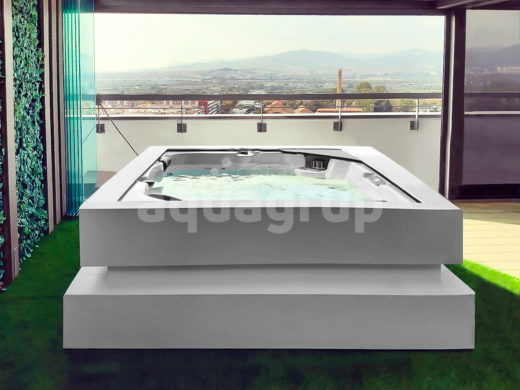 Picture: private modern spa hot tub