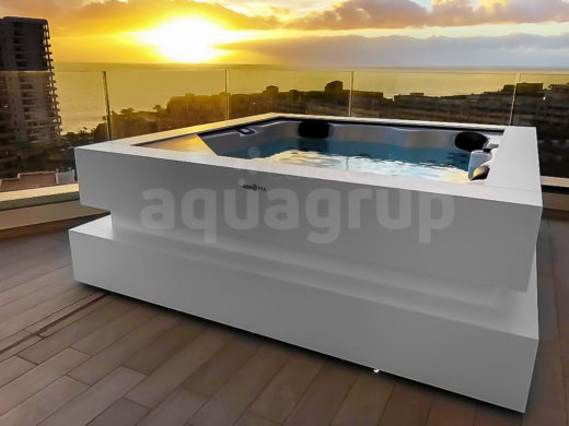 Outdoor spa hot tub in the terrasse