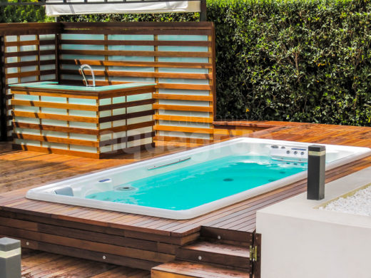 Photographie swimspa à l'extérieur