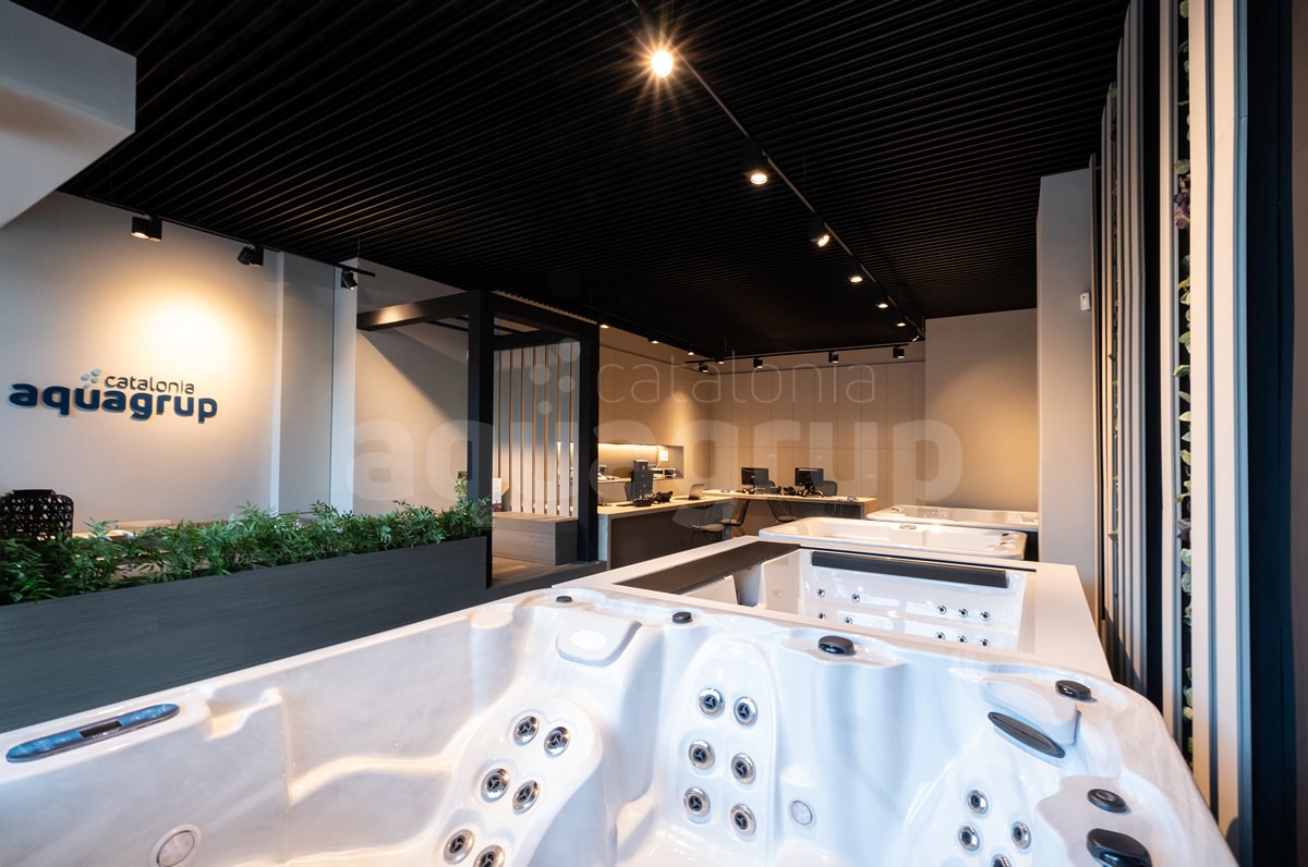 Showroom Aquagrup - ShowRoom of Spas, swimspas and enclosures in Barcelona - Aquagrup