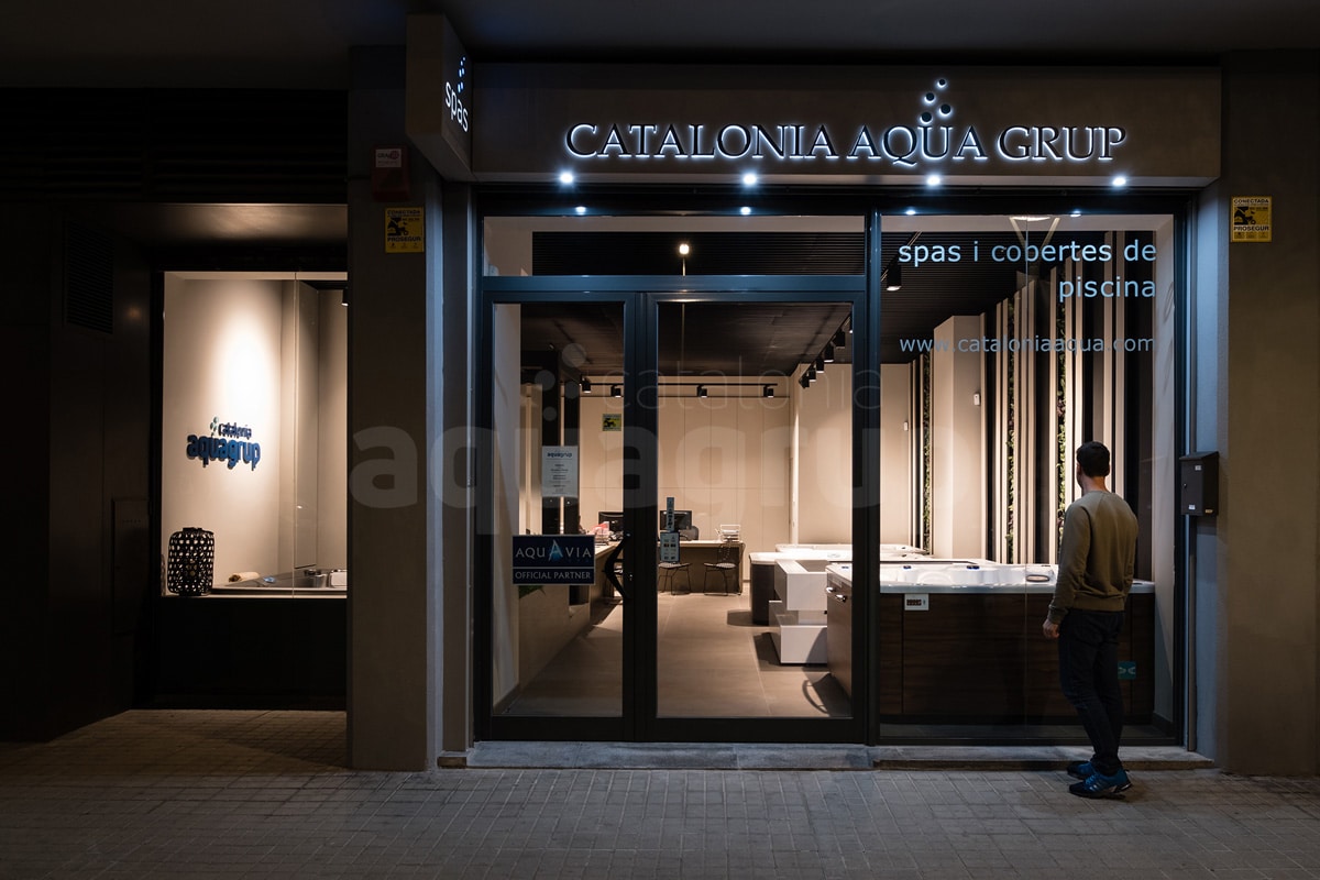 Showroom Aquagrup - Exposición de spas, swimspas y cerramientos - Aquagrup