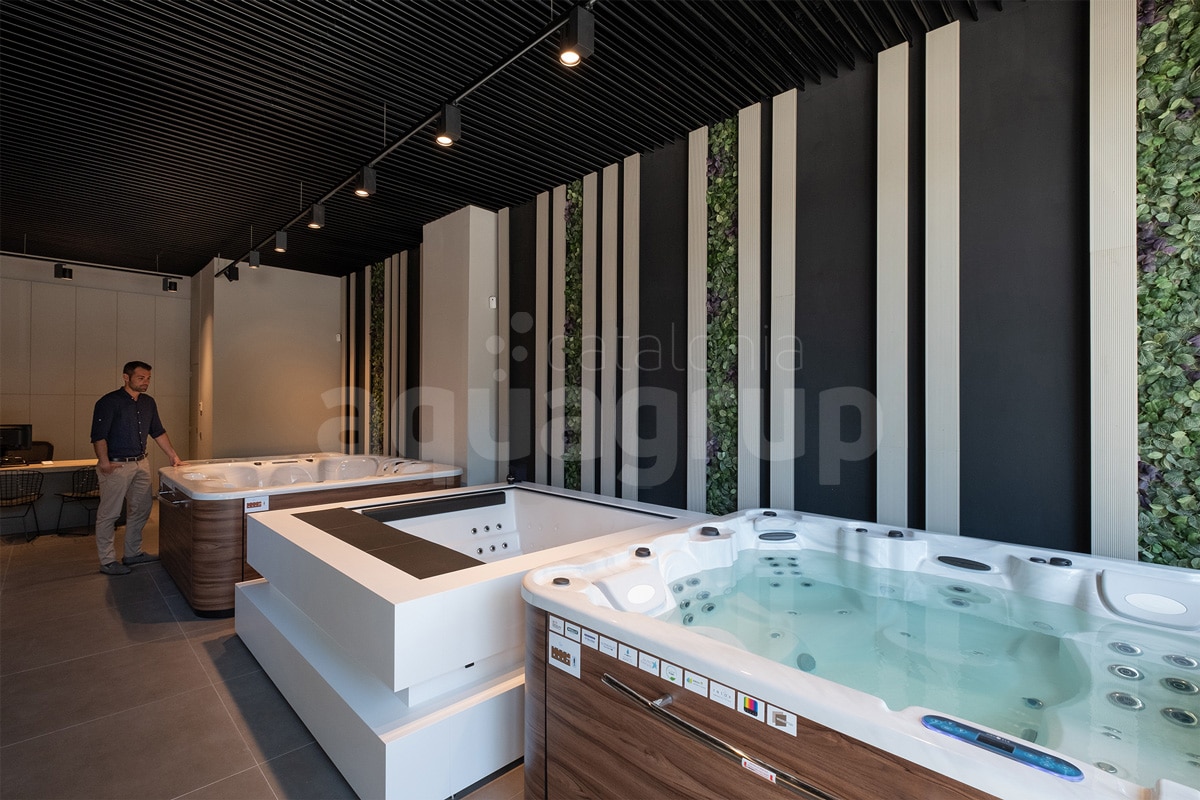 Showroom Aquagrup - Exposición de spas, swimspas y cerramientos - Aquagrup