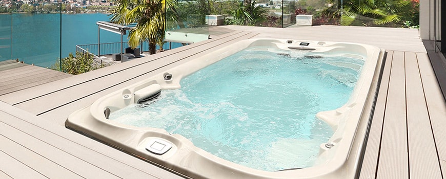 Swim Spa Jacuzzi® J-16 PowerPro™