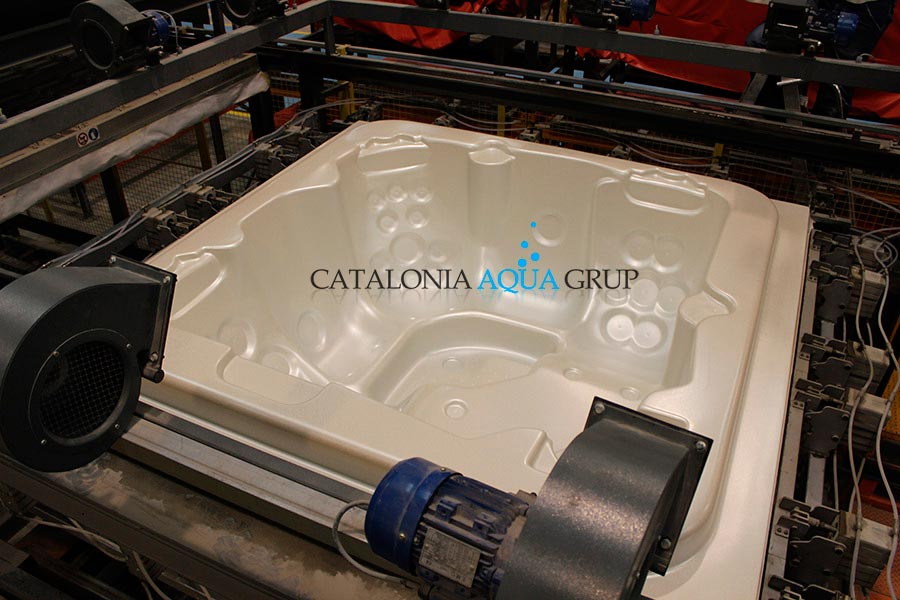 Thermoforming process that will shape the spa's acrylic