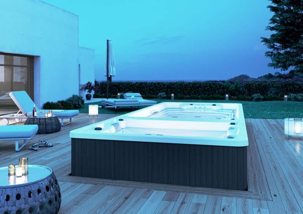 Outdoor mini-pool