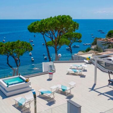 Wellness jacuzzi spa contract